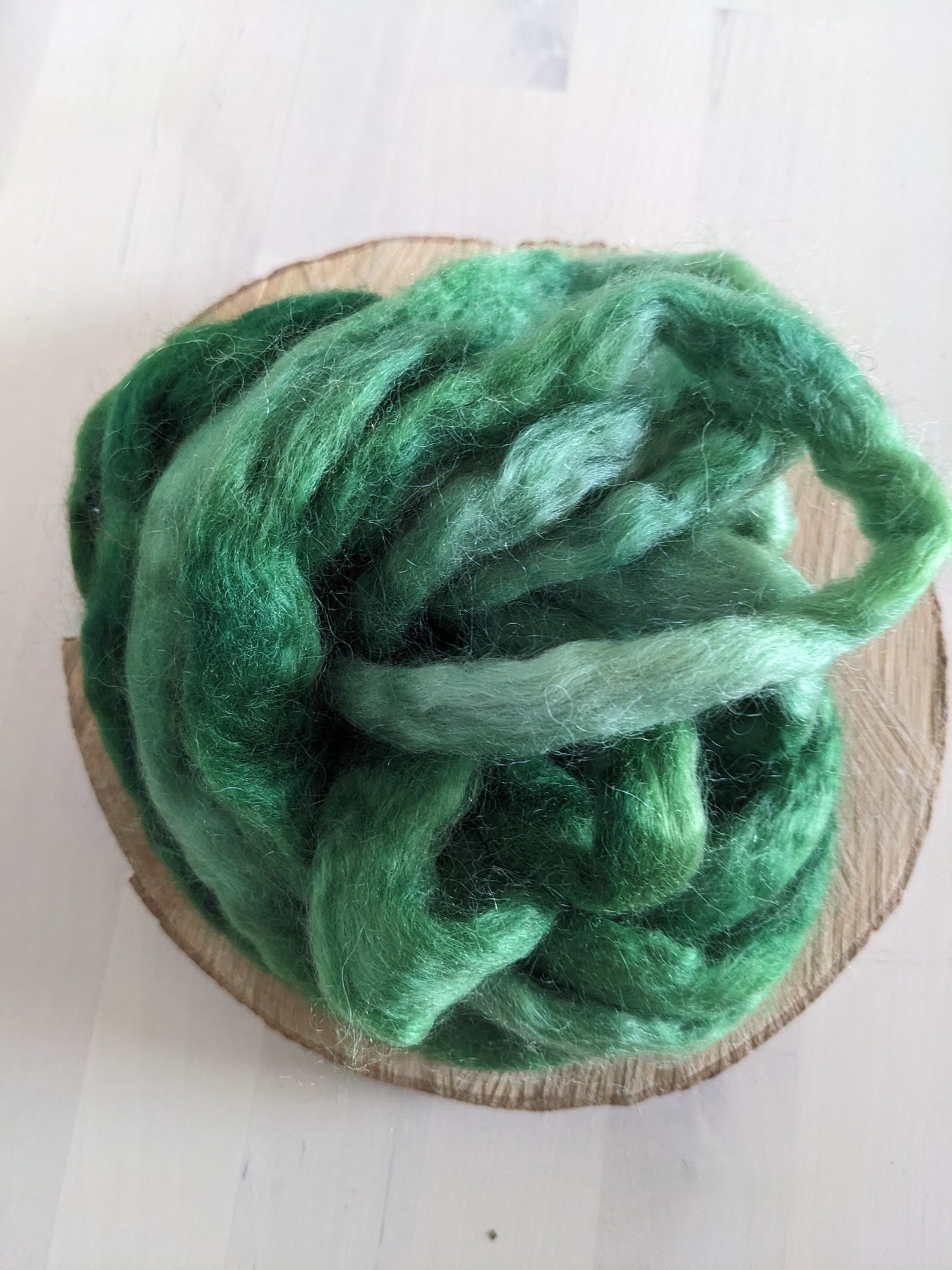 kid mohair/wool combed top, 25g, basil