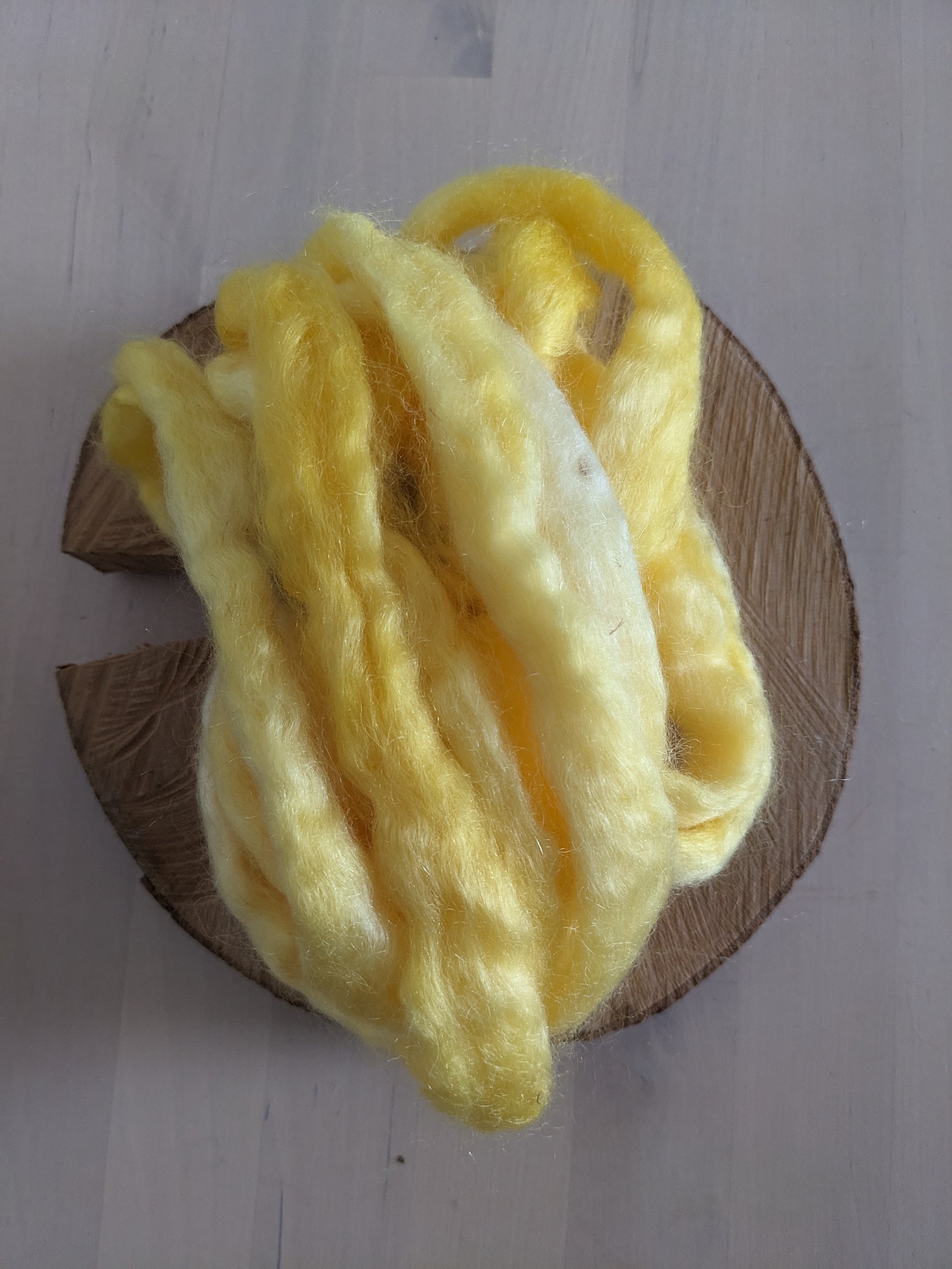 kid mohair/wool combed top, 25g, buttercup